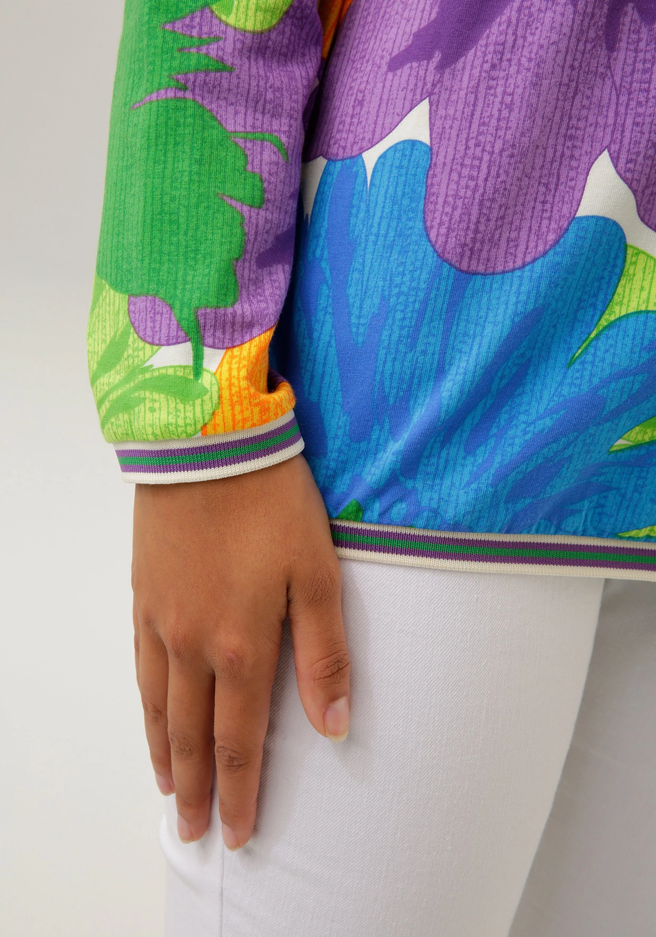 ANISTON CASUAL SWEATSHIRT BEDRUKT MET GROTE BLOEMEN EN BLADEREN  NIEUWE COLLECTIE