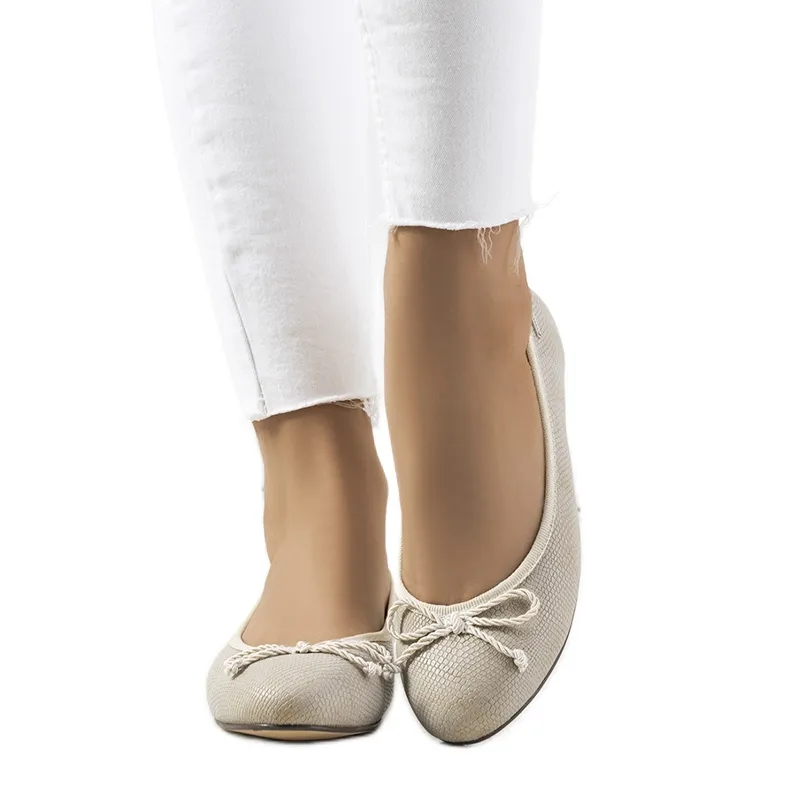 Beige damesballerina's van Villers