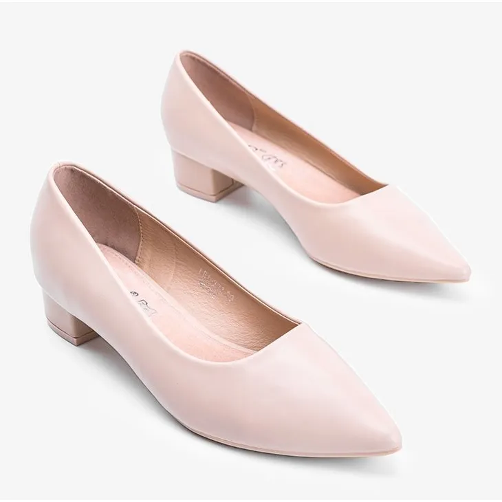 Beige pumps op een lage Zafira paal