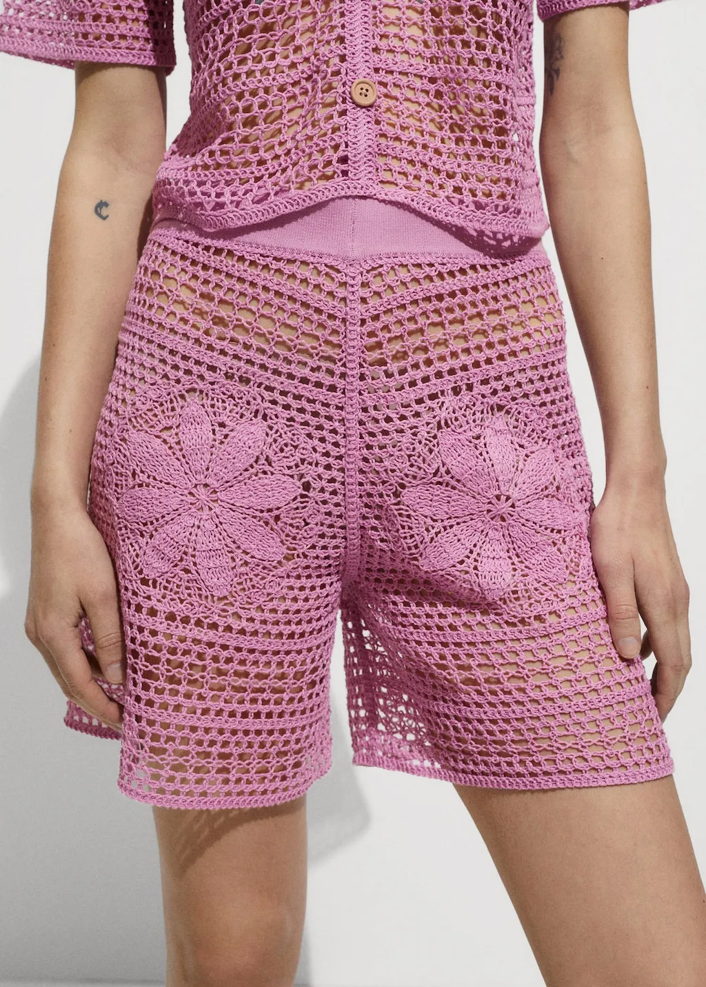 Crochet shorts met bloemen