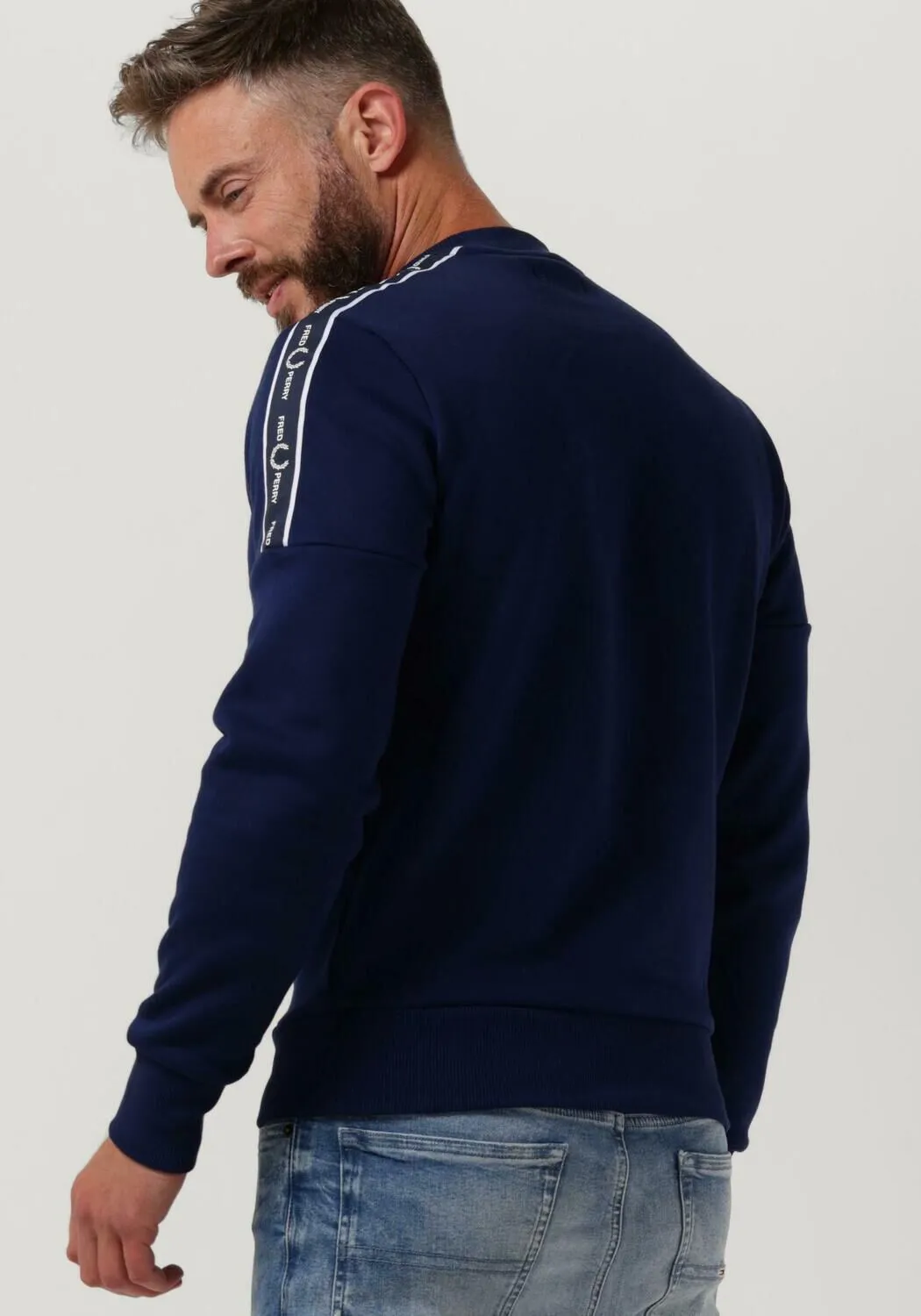 donkerblauwe fred perry sweater tape sleeve sweatshirt