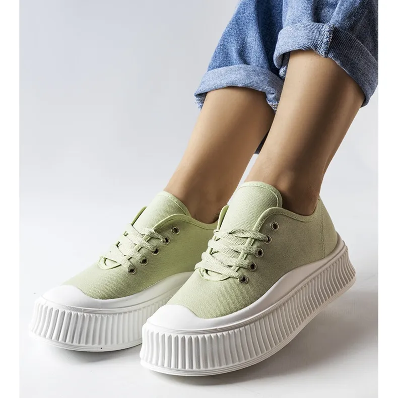 Groene sneakers met dikke zool van Wallace groente