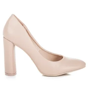 Ideal Shoes Beige pumps op de pilaar