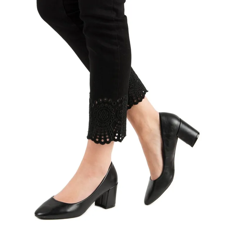 Ideal Shoes Klassieke zwarte pumps