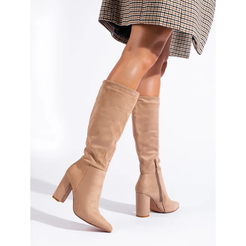 KLASSIEKE BEIGE LAARZEN VOOR DAMES OP DE SHELOVETPAAL GEMAAKT VAN ECOLOGISCH SUèDE BRUIN