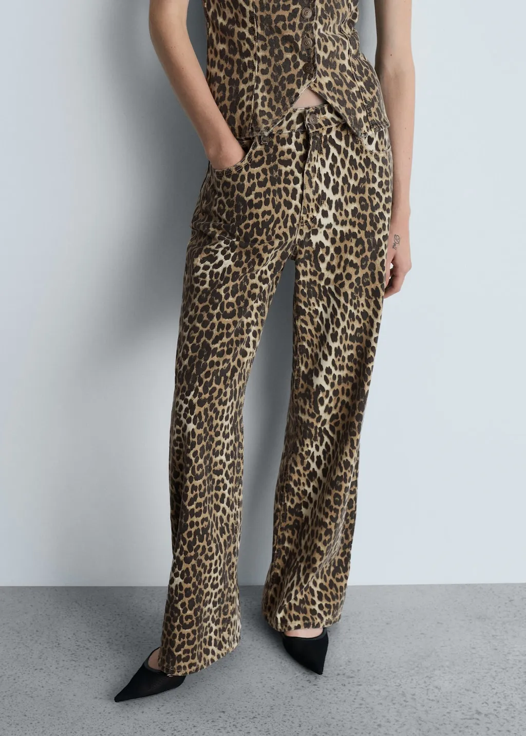 LEO STRAIGHT HIGHRISE LEOPARD JEANS