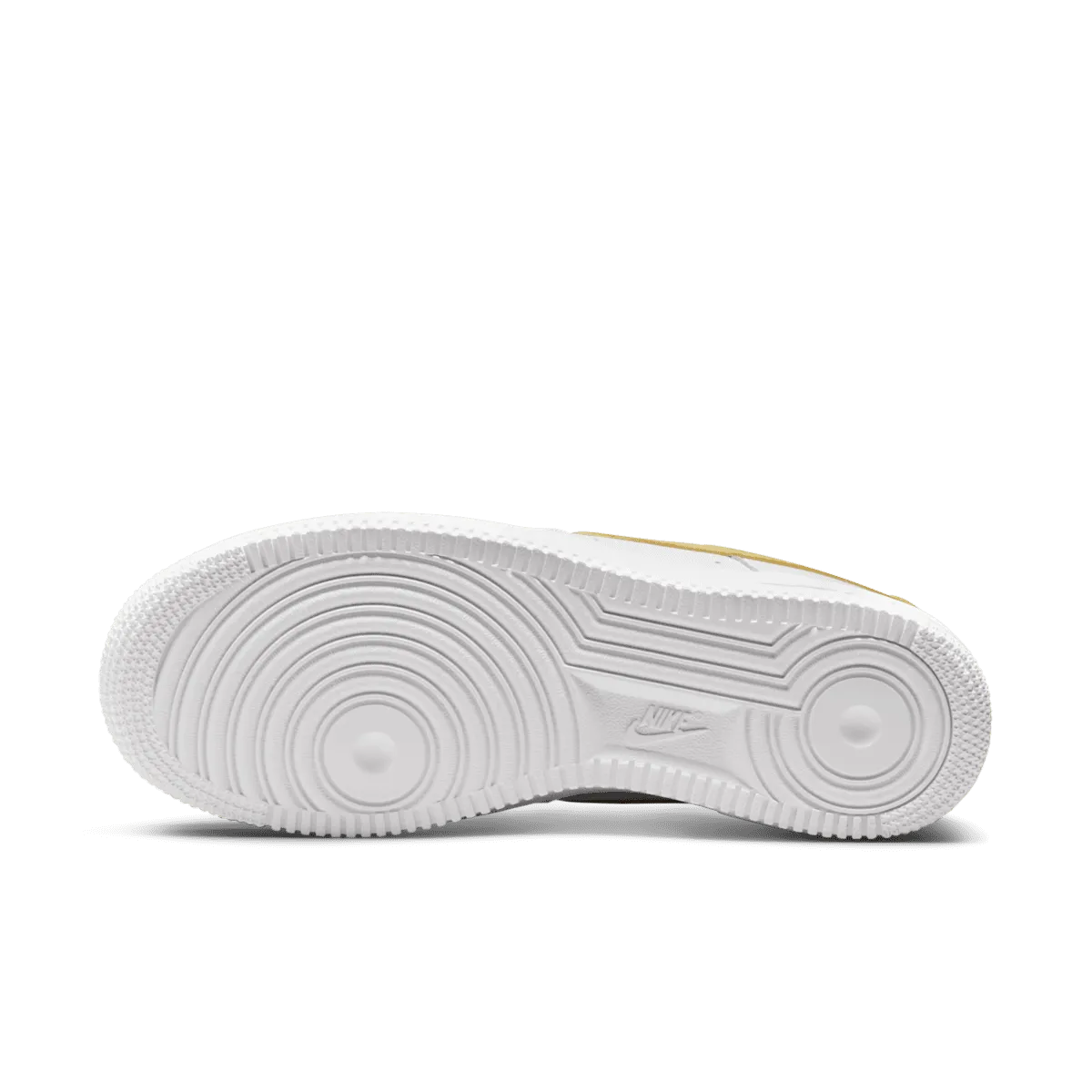 NIKE AIR FORCE 1 ’07 WHITE SATURN GOLD WHITE WHITE (W) WHITE / SATURN GOLDWHITEWHITE (315115170)