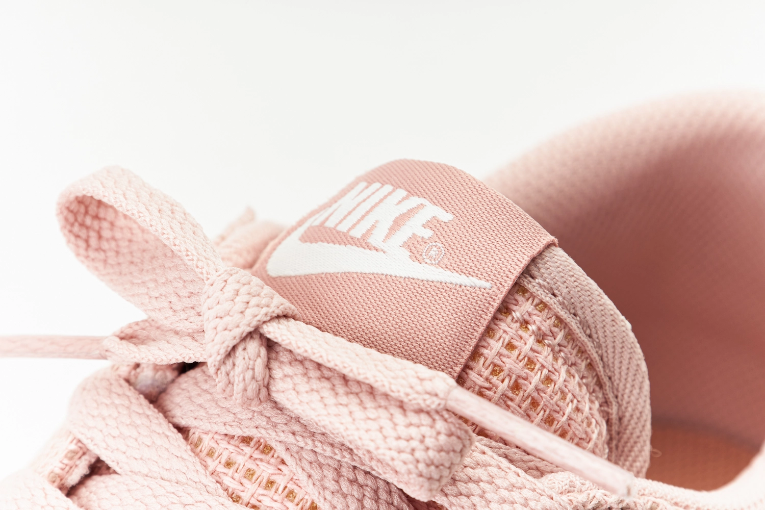 Nike Blazer Low Platform Essential Pink Oxford/Rose Whisper/Summit White