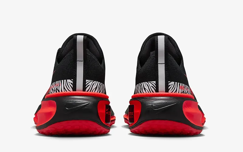 NIKE INVINCIBLE 3 SNEAKERS ZWARTROOD