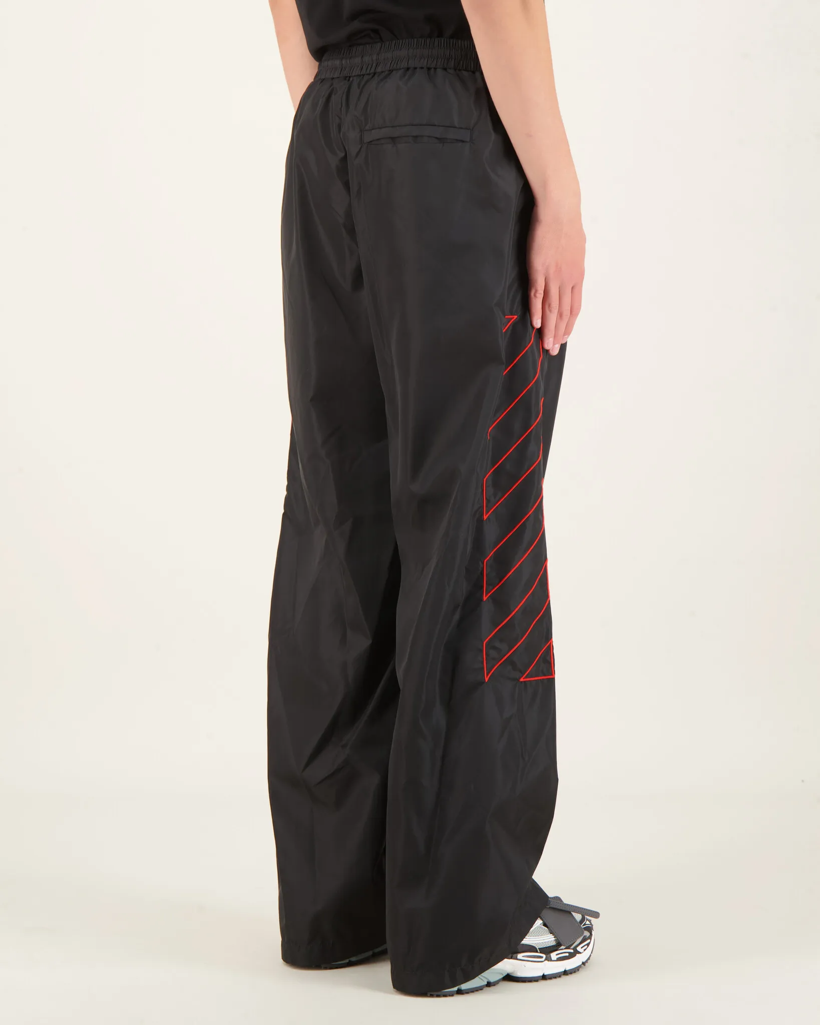 OFFWHITE OUTLINE DIAGONAL TRACK PANTS ZWART