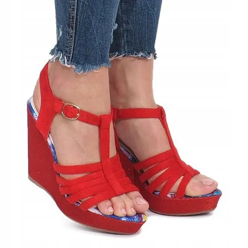 Rode sandalen met sleehak van Ankard rood