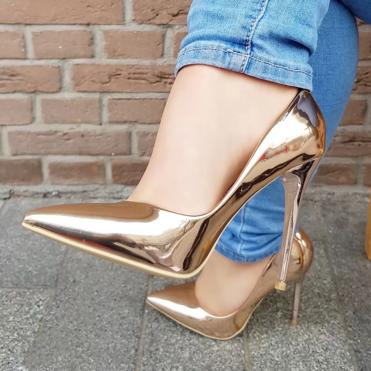 Rose gouden pumps met hoge hak metallic