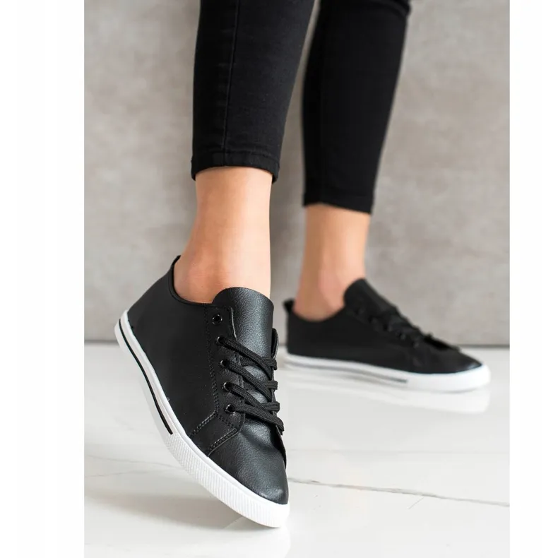 SHELOVET Comfortabele lage sneakers zwart