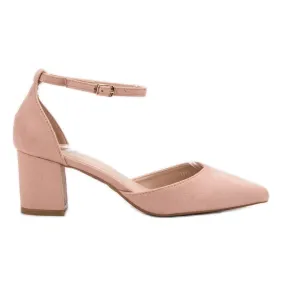 Small Swan Pumps vastgemaakt met een gesp roze