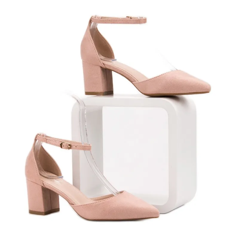 Small Swan Pumps vastgemaakt met een gesp roze