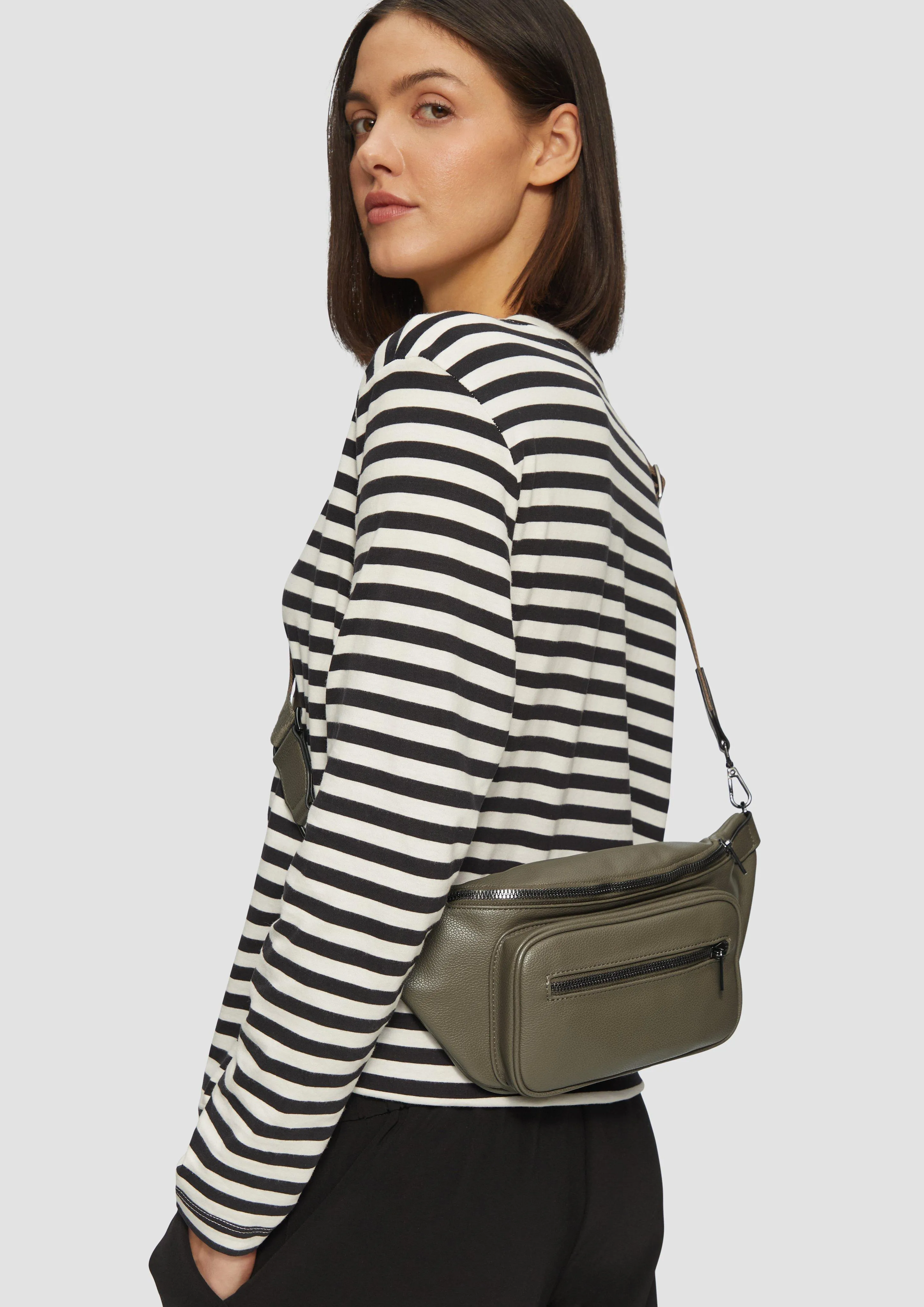 s.Oliver Crossbody bag met opgestikt ritsvak