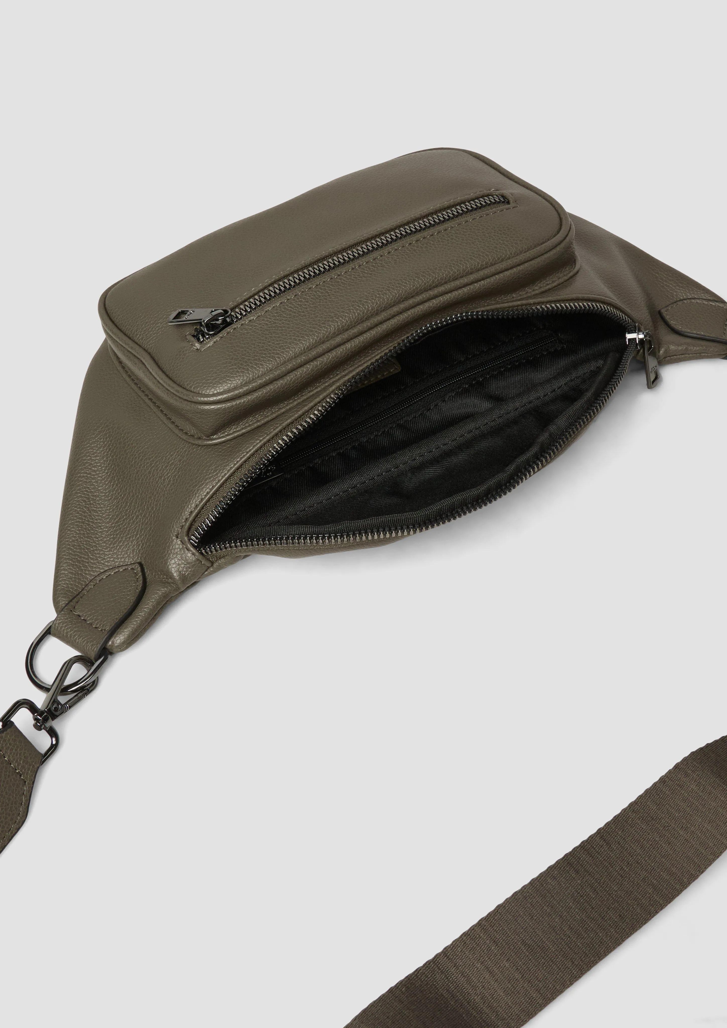 s.Oliver Crossbody bag met opgestikt ritsvak