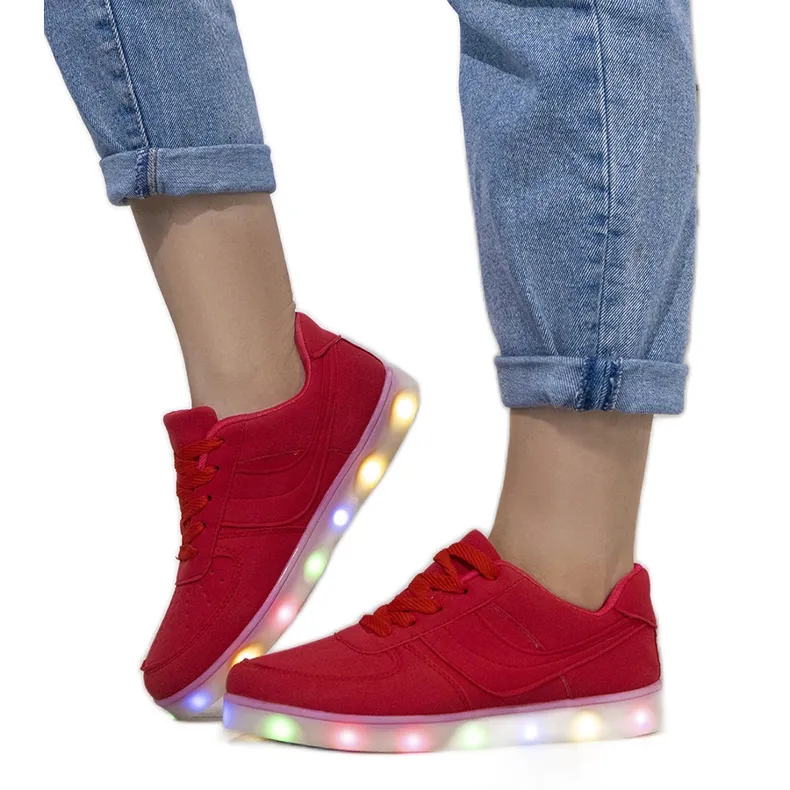 Thailand rode sneakers met lichtgevende zool rood