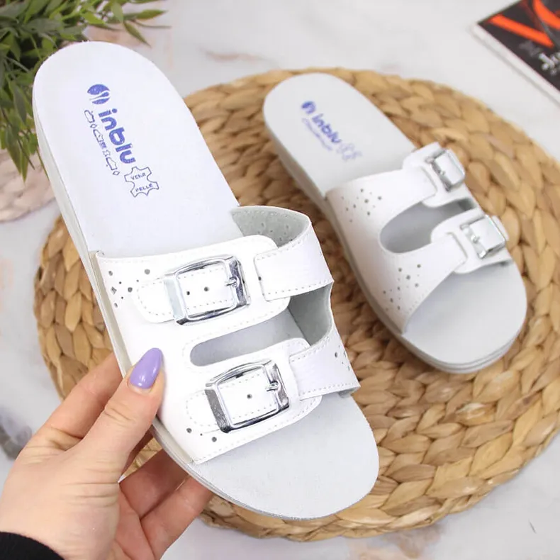 WITTE INBLUSANITAIRSLIPPERS MET SLEEHAK VOOR DAMES