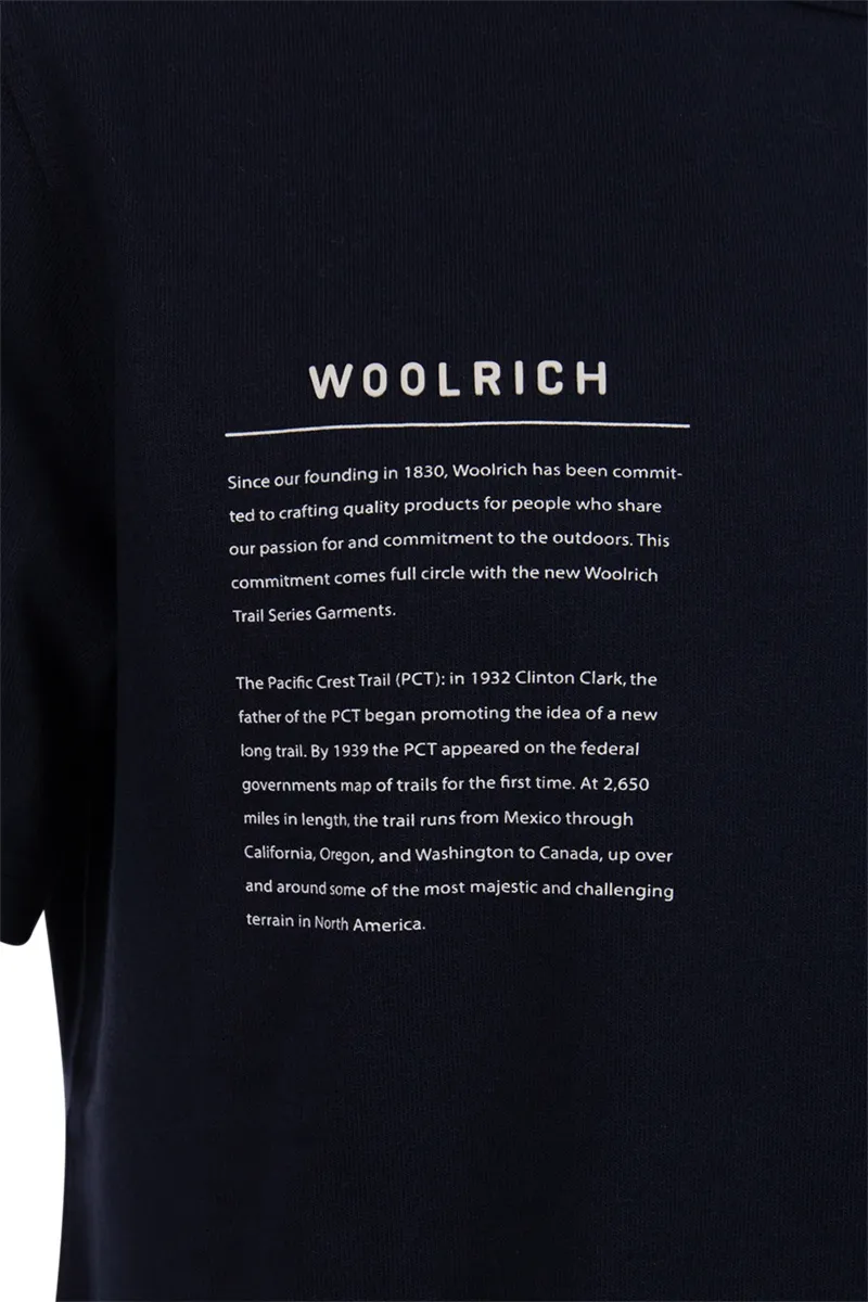 WOOLRICH TSHIRT GRAPHIC PATCH TEE BLAUW