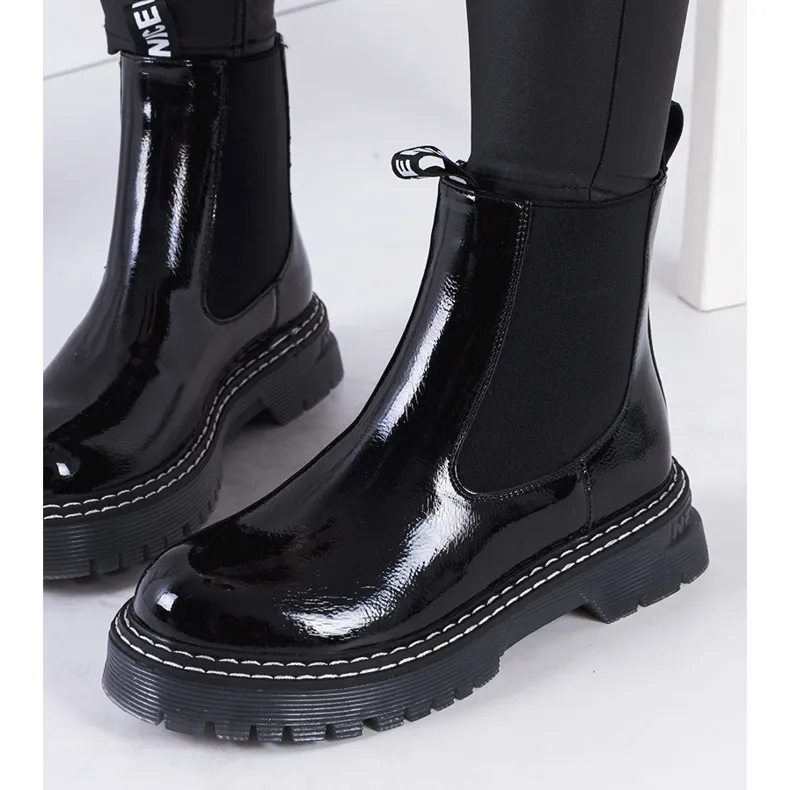 Zwart gelakte Chelsea boots van Vido