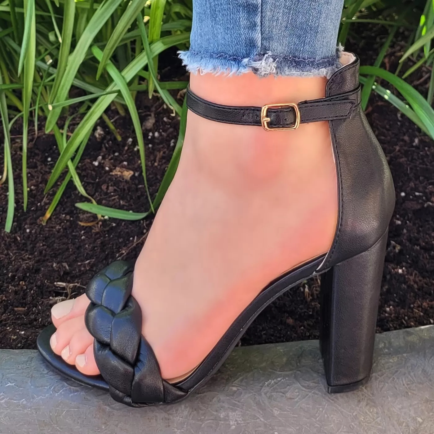 Zwarte gevlochten sandalen met hak