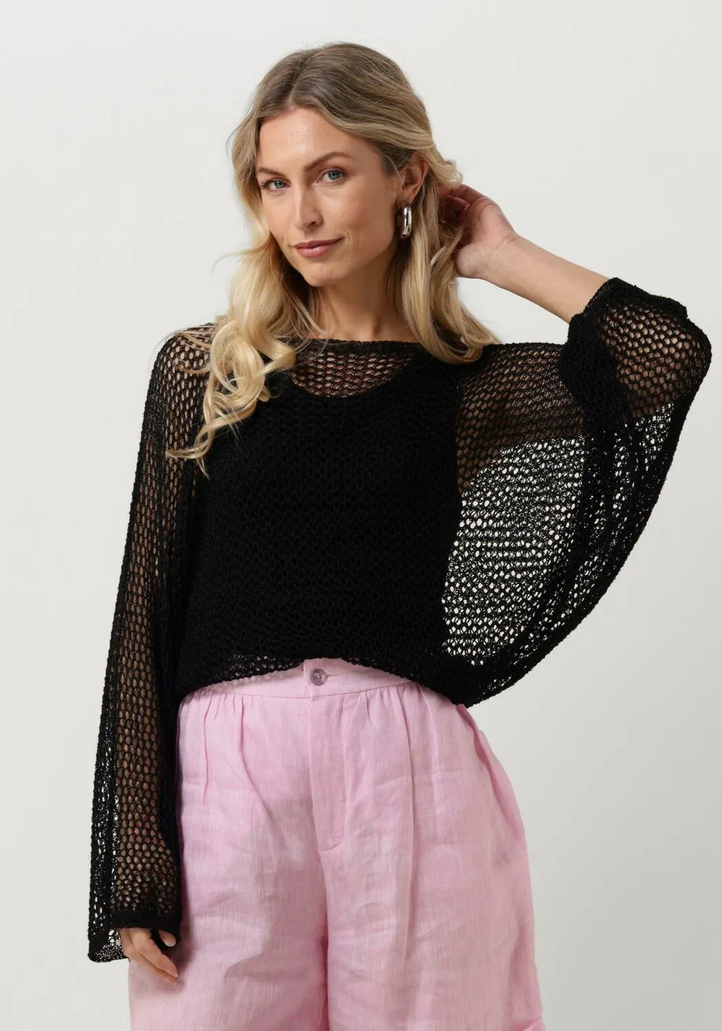 zwarte resort finest trui crochet sweater
